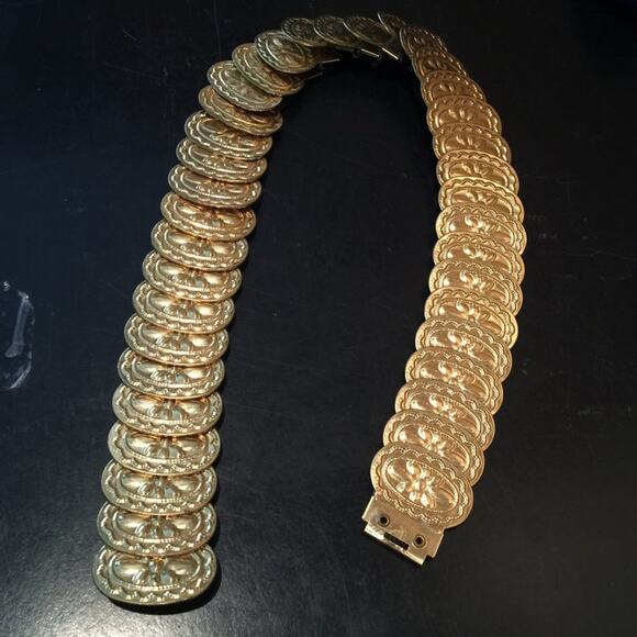 Vintage 1980s Belt Stretch concho gold Metal Elastic Size Medium/ Large DISCO - Picture 1 of 8